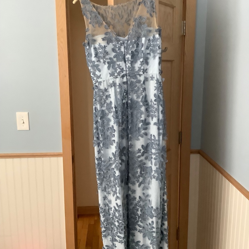 Dress - Picture 4 of 5